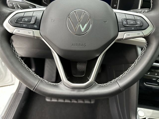 Certified 2025 Volkswagen Taos SEL image 15