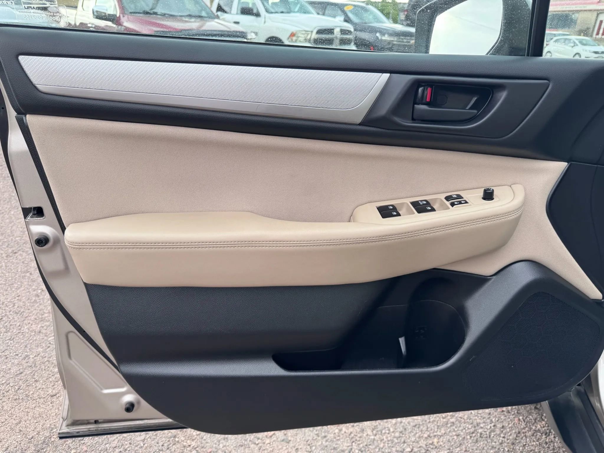 Used 2017 Subaru Outback 2.5i AWD/4WD image 12