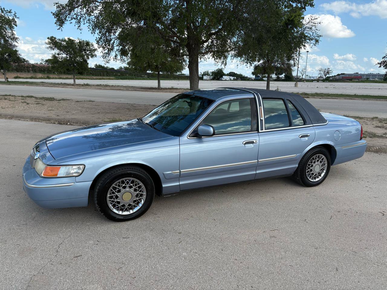 Used 1998 Mercury Grand Marquis GS RWD image 3