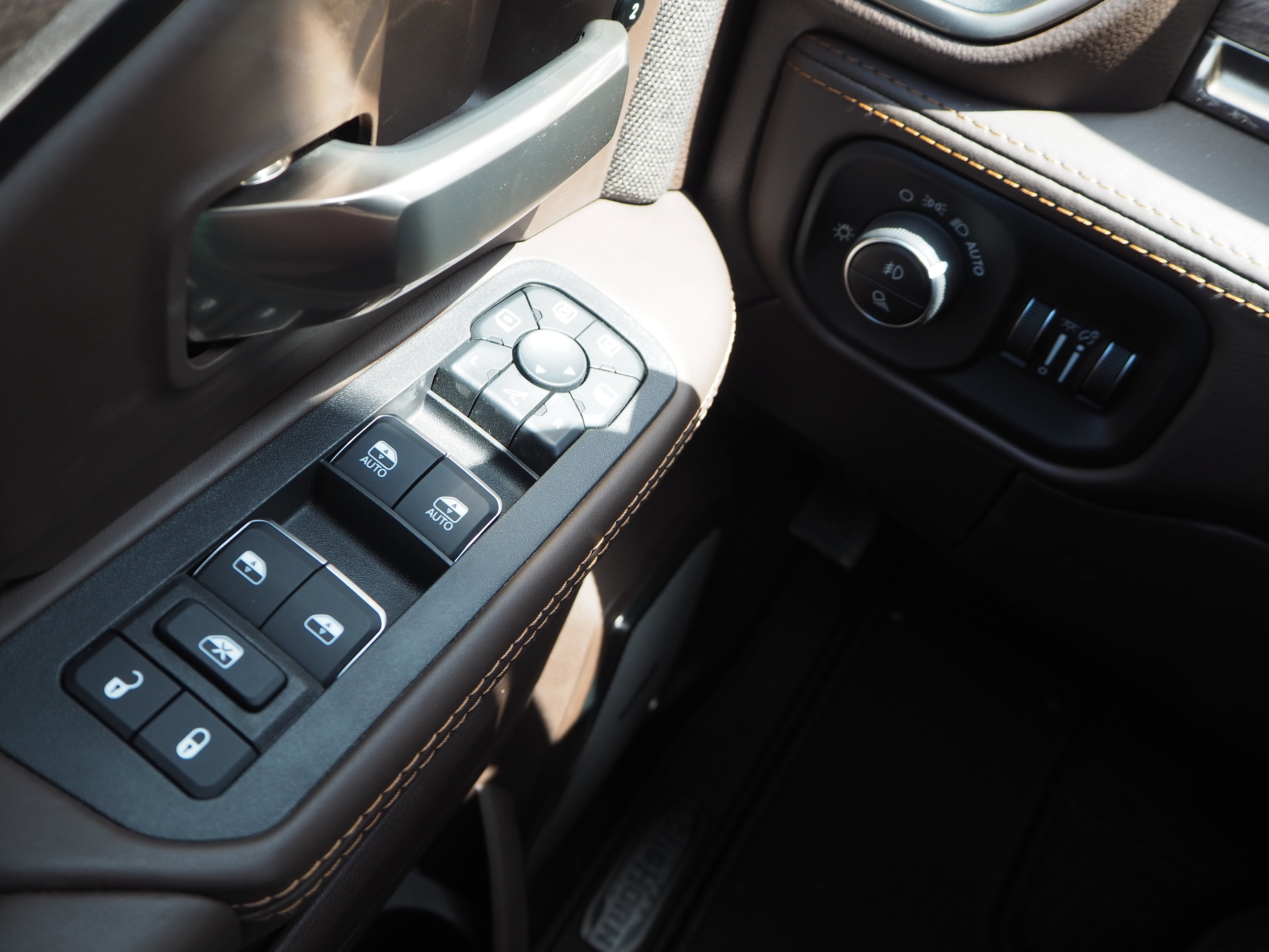 New 2025 RAM 2500 Limited AWD/4WD image 36
