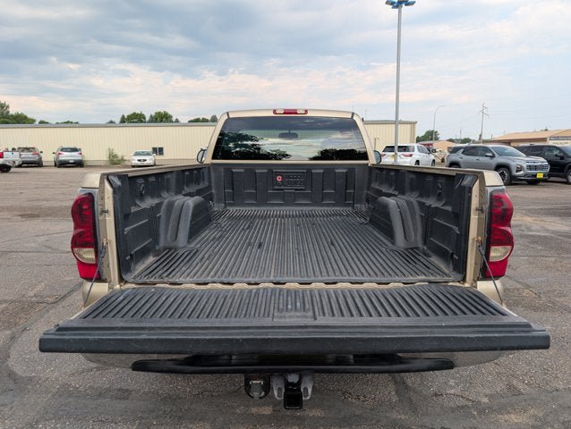 Used 2004 Chevrolet Silverado 2500 LS w/ Snow Plow Prep Package AWD/4WD image 8