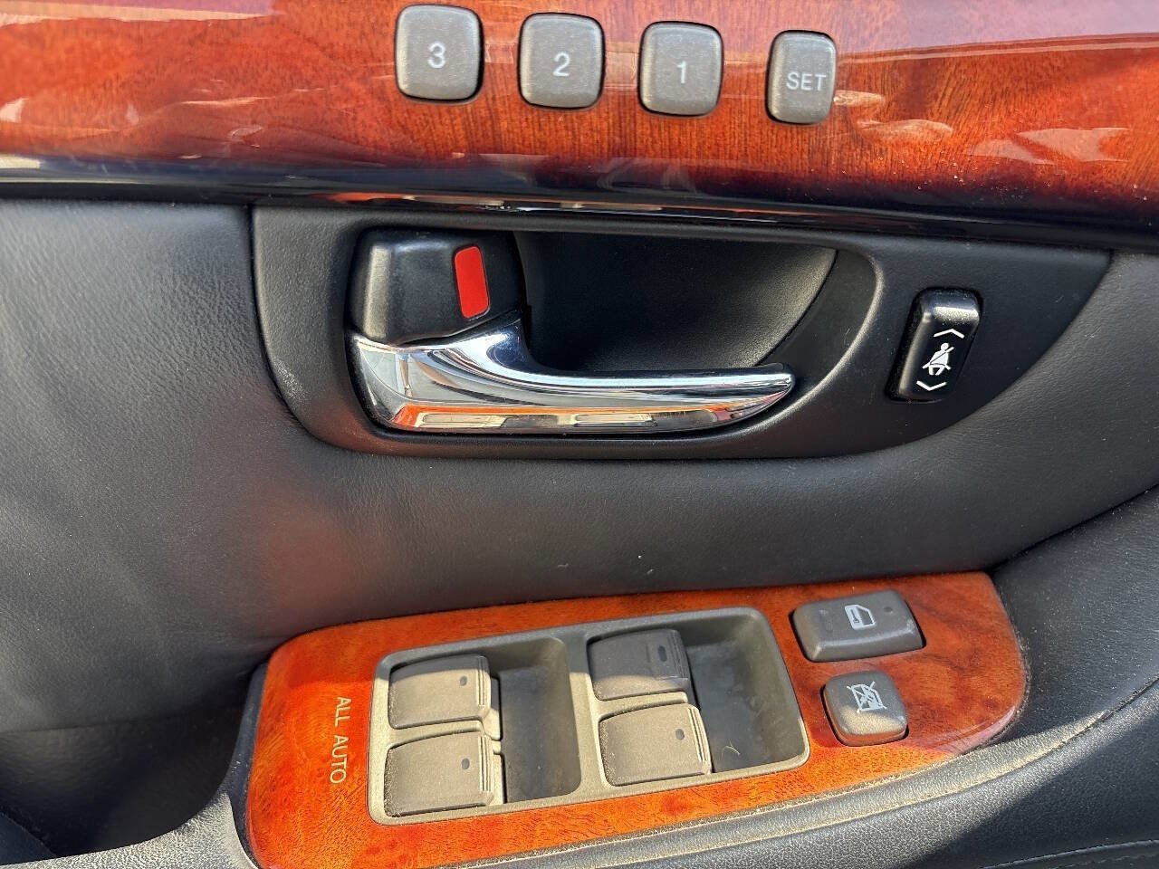 Used 2004 Lexus LS 430 image 15