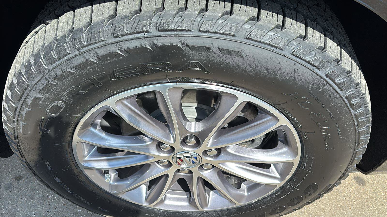 Certified 2023 Buick Enclave Essence FWD image 9