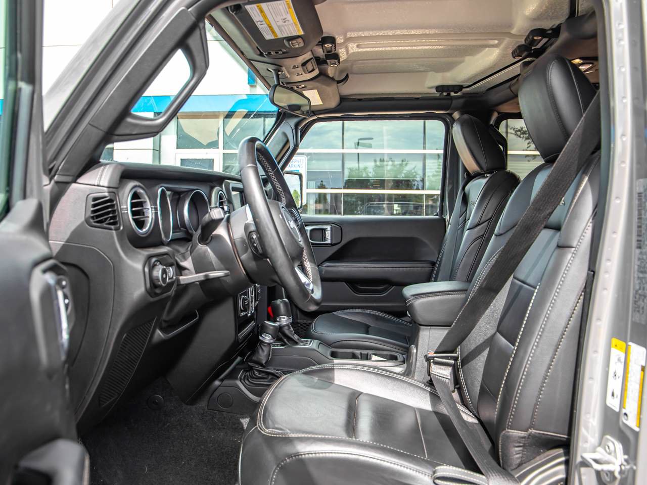 Used 2019 Jeep Wrangler Unlimited Sahara AWD/4WD image 7