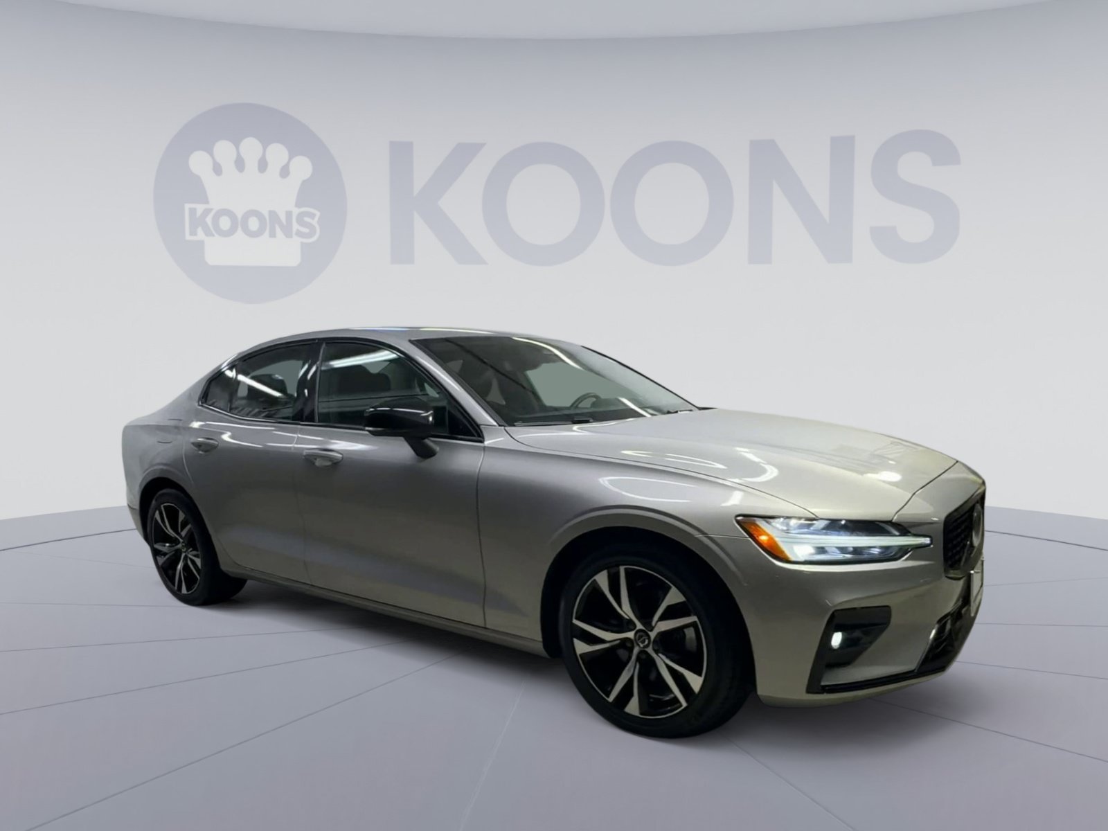 Used 2024 Volvo S60 B5 Core FWD image 2