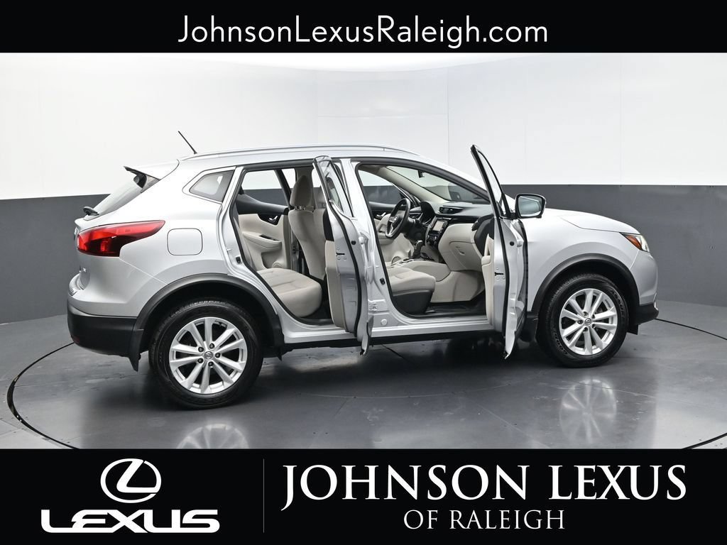 Used 2018 Nissan Rogue Sport SV w/ SV Technology Package FWD image 31