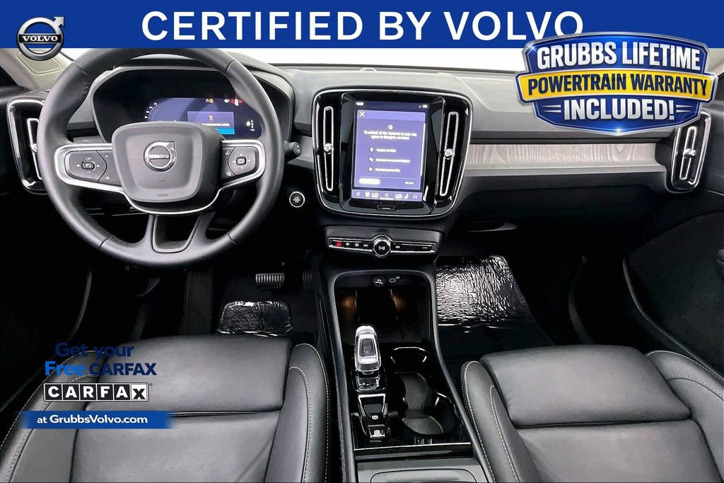 Certified 2025 Volvo XC40 B5 Plus AWD/4WD image 19