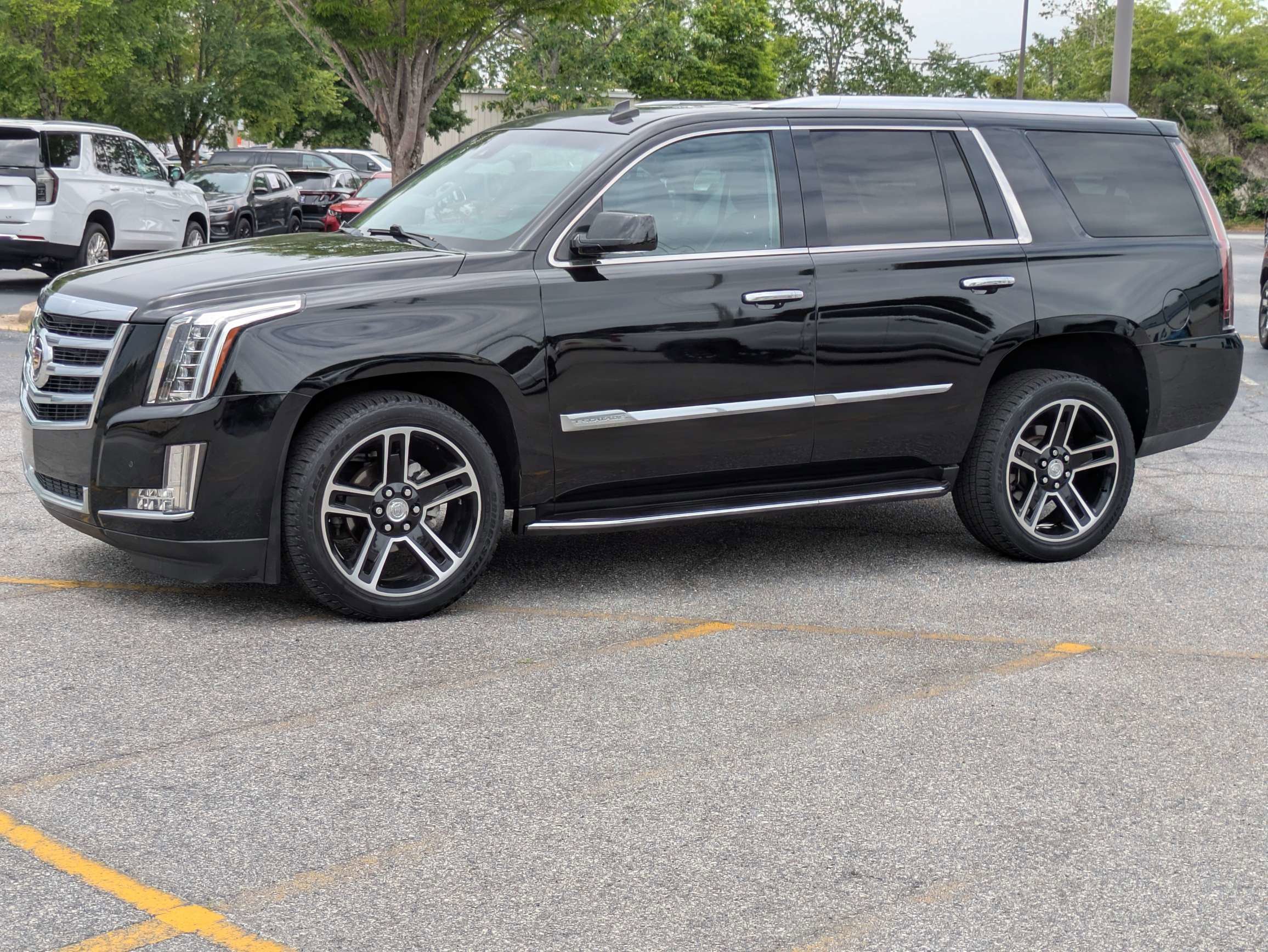 Used 2015 Cadillac Escalade Luxury RWD image 8
