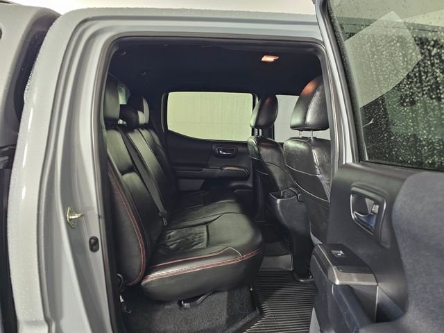 Used 2018 Toyota Tacoma TRD Off-Road w/ Technology Package image 14