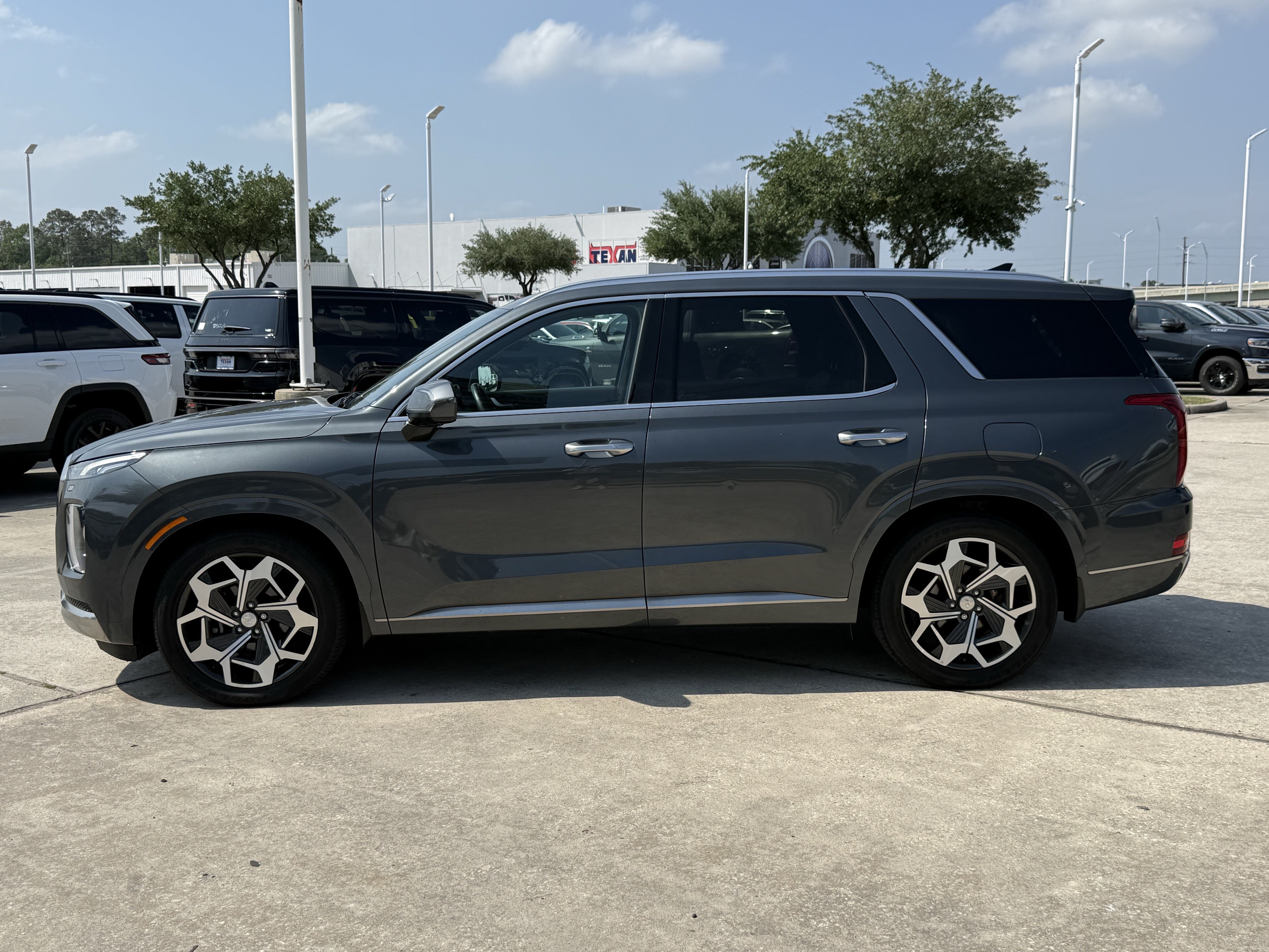 Used 2022 Hyundai Palisade Calligraphy w/ Cargo Package AWD/4WD image 8