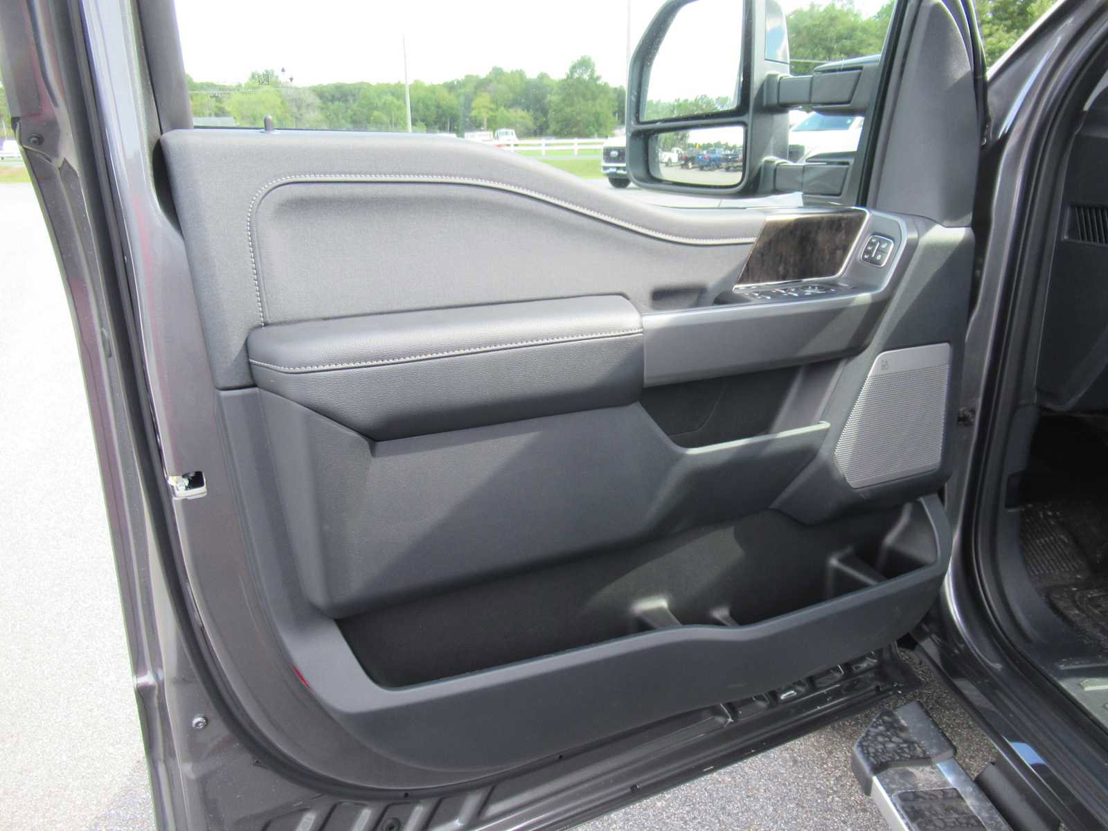 New 2026 Ford F350 Lariat image 18