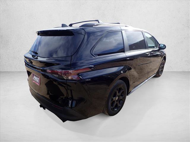 Used 2025 Toyota Sienna XLE Woodland Edition video 4