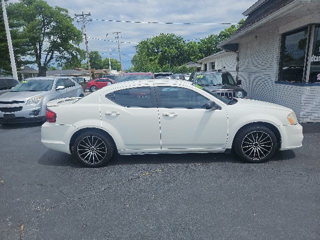 Used 2011 Dodge Avenger Heat FWD image 2