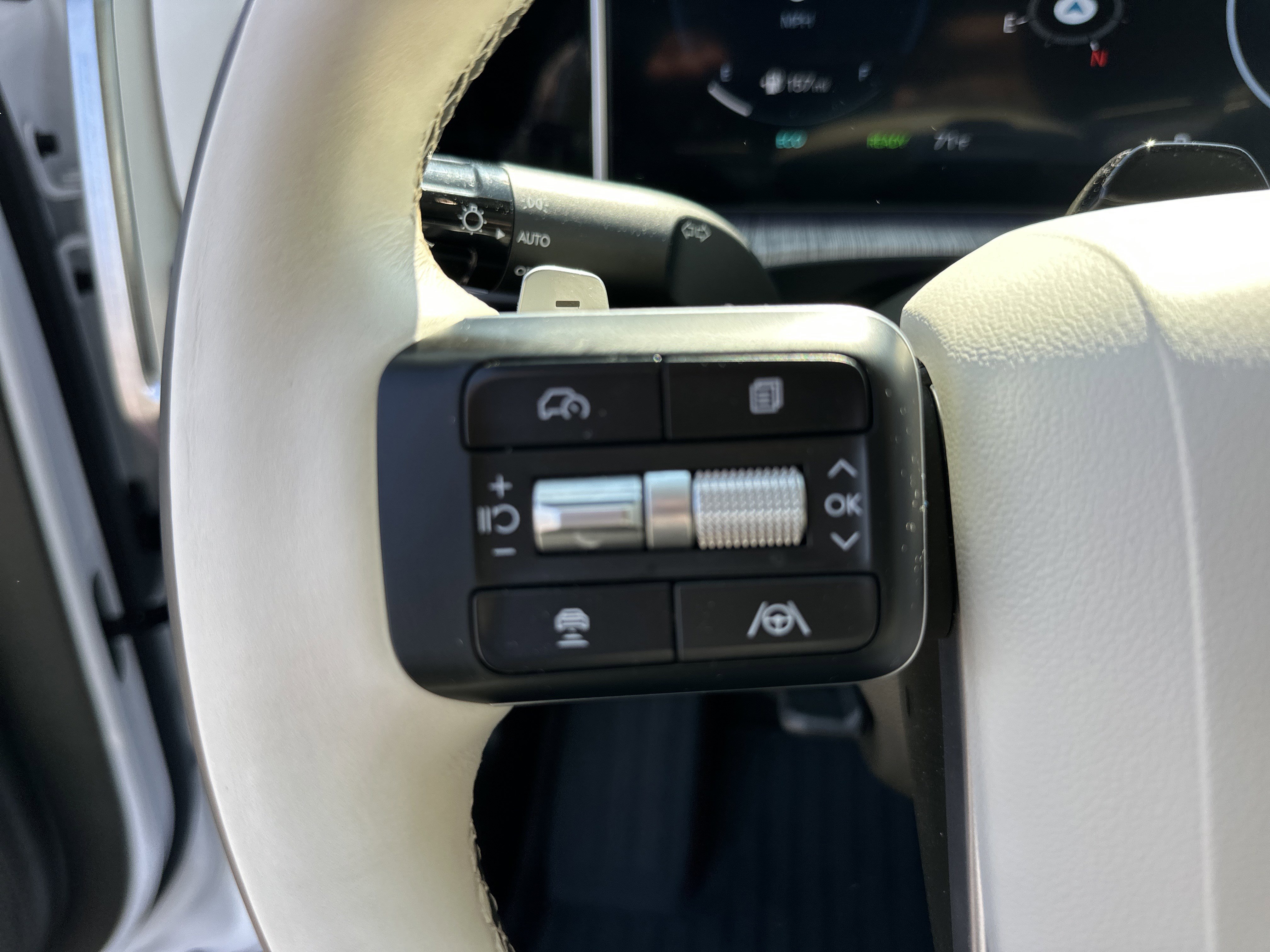 Used 2025 Hyundai Santa Fe Calligraphy image 27