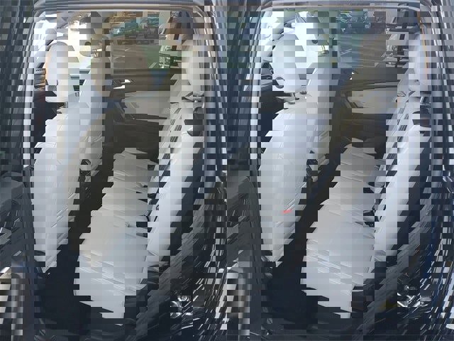 Used 2018 Volkswagen Tiguan SE image 11