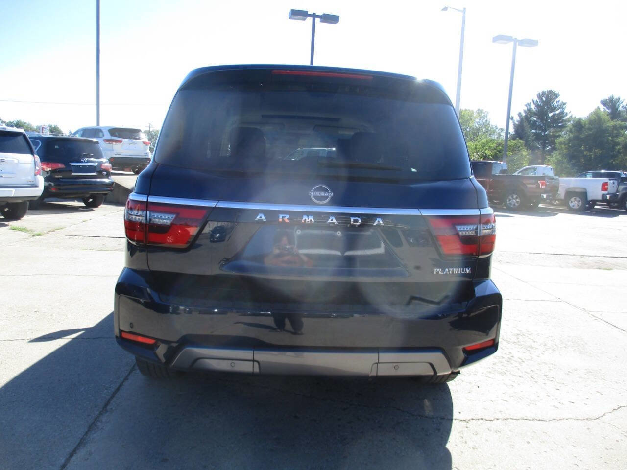 Used 2023 Nissan Armada Platinum w/ Captain's Chairs Package image 4