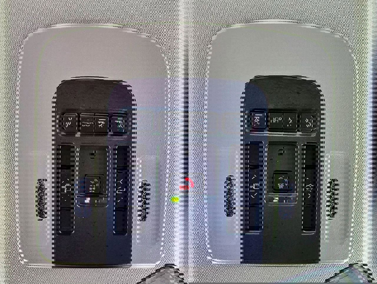 Used 2025 Toyota Camry XLE w/ Premium Plus Package image 30