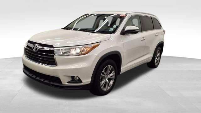 Used 2015 Toyota Highlander XLE image 3