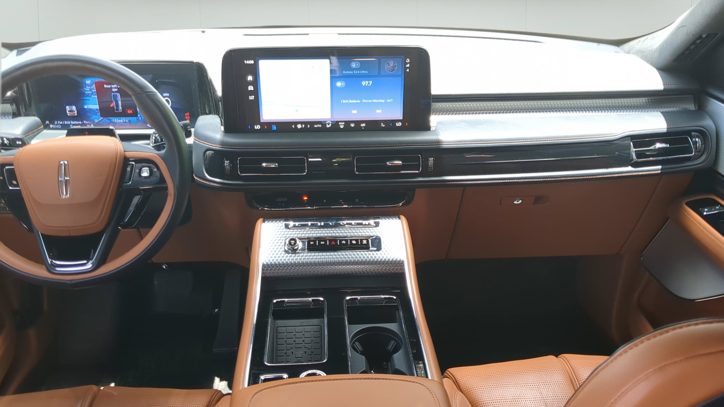 Used 2025 Lincoln Aviator Black Label AWD/4WD image 22