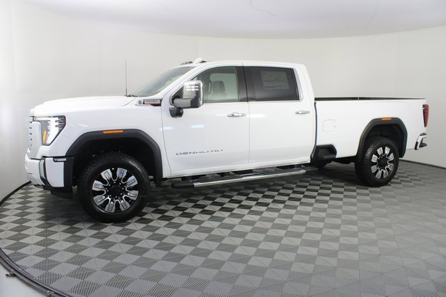 New 2026 GMC Sierra 3500 Denali w/ Denali Reserve Package image 2