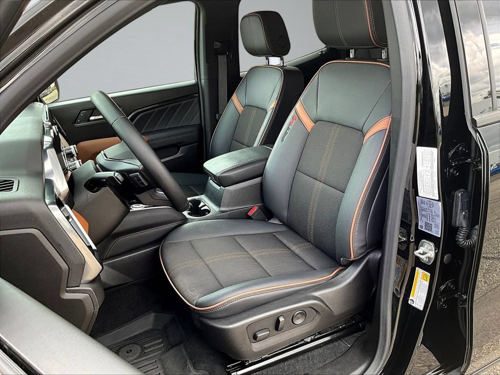 Used 2024 GMC Canyon AT4 w/ Technology Package AWD/4WD image 24
