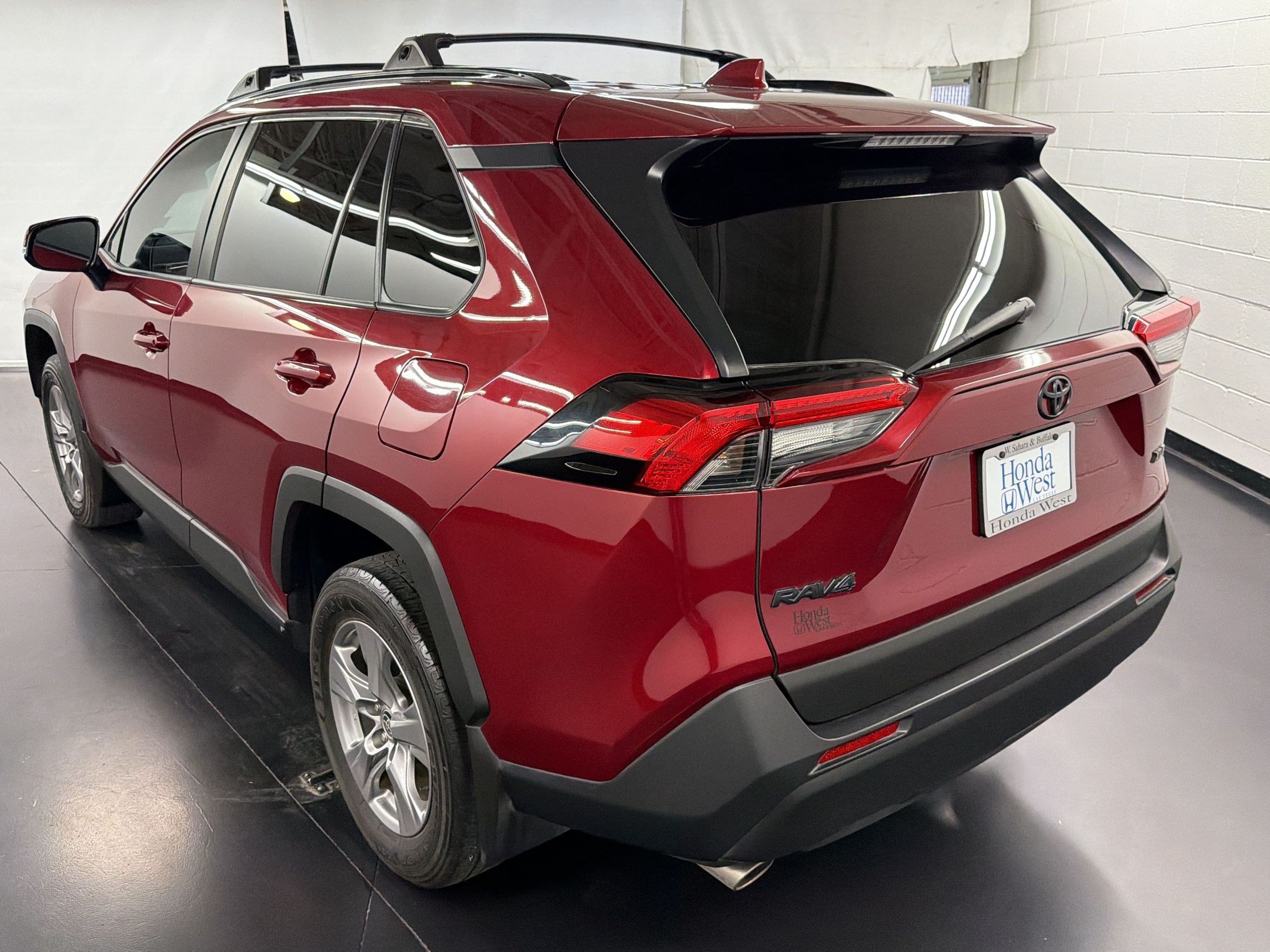 Used 2024 Toyota RAV4 XLE w/ Convenience Package FWD image 3