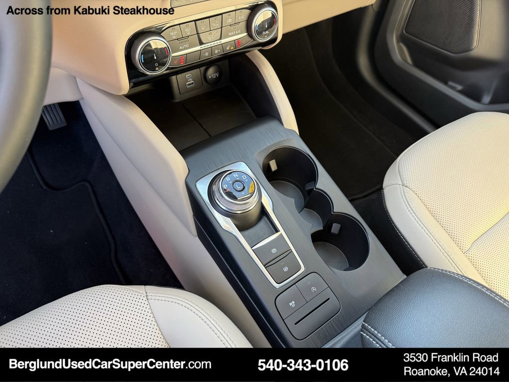 Used 2022 Ford Escape SEL image 28