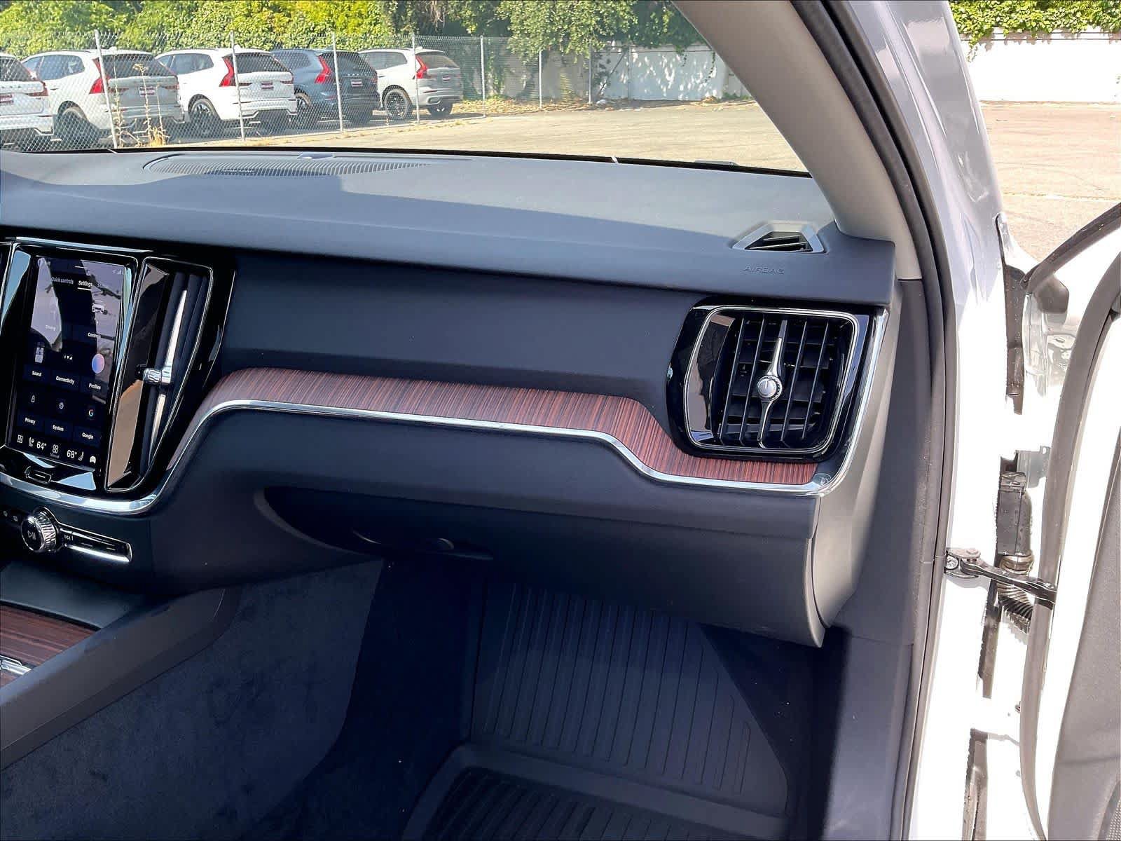 New 2026 Volvo V60 B5 Cross Country Plus w/ Protection Package Premier AWD/4WD image 28