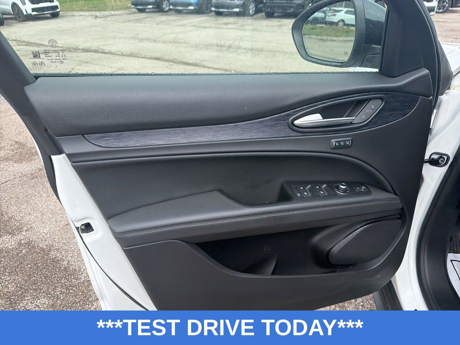 Used 2024 Alfa Romeo Stelvio Sprint image 10