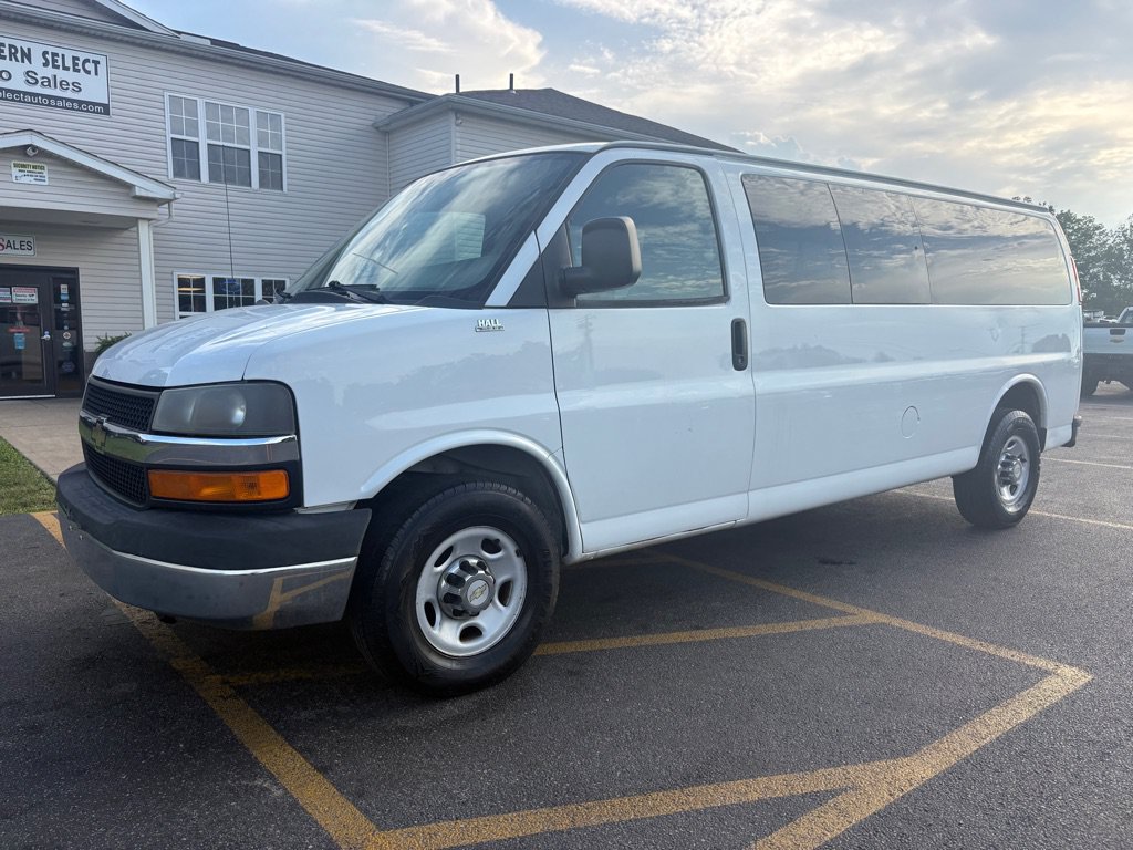 Used 2014 Chevrolet Express 3500 LT w/ LT Preferred Equipment Group RWD image 2