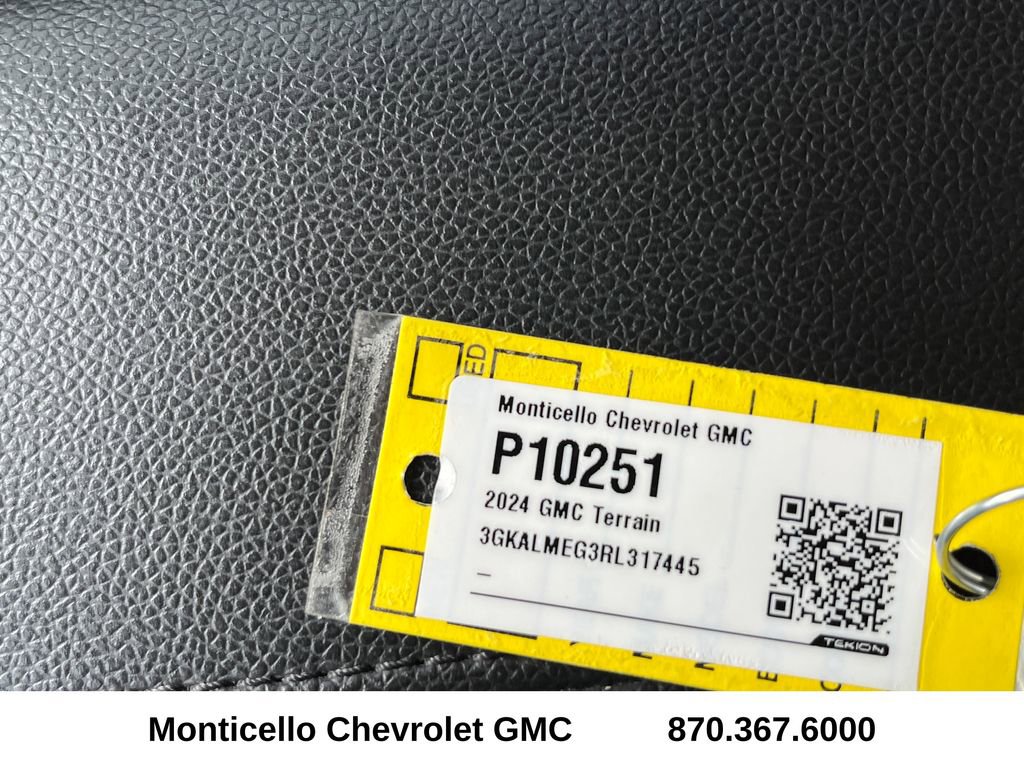 Used 2024 GMC Terrain SLE w/ Driver Convenience Package FWD image 25