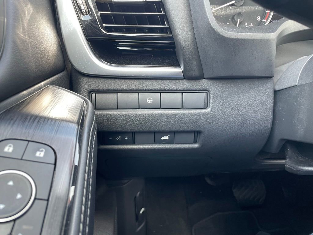 Used 2023 Nissan Rogue SL w/ SL Premium Package image 13