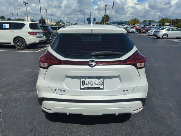 Certified 2024 Nissan Kicks SV FWD image 7