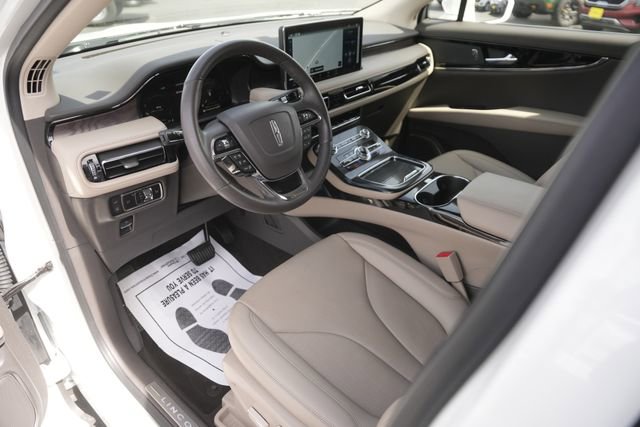 Used 2022 Lincoln Nautilus Reserve image 8