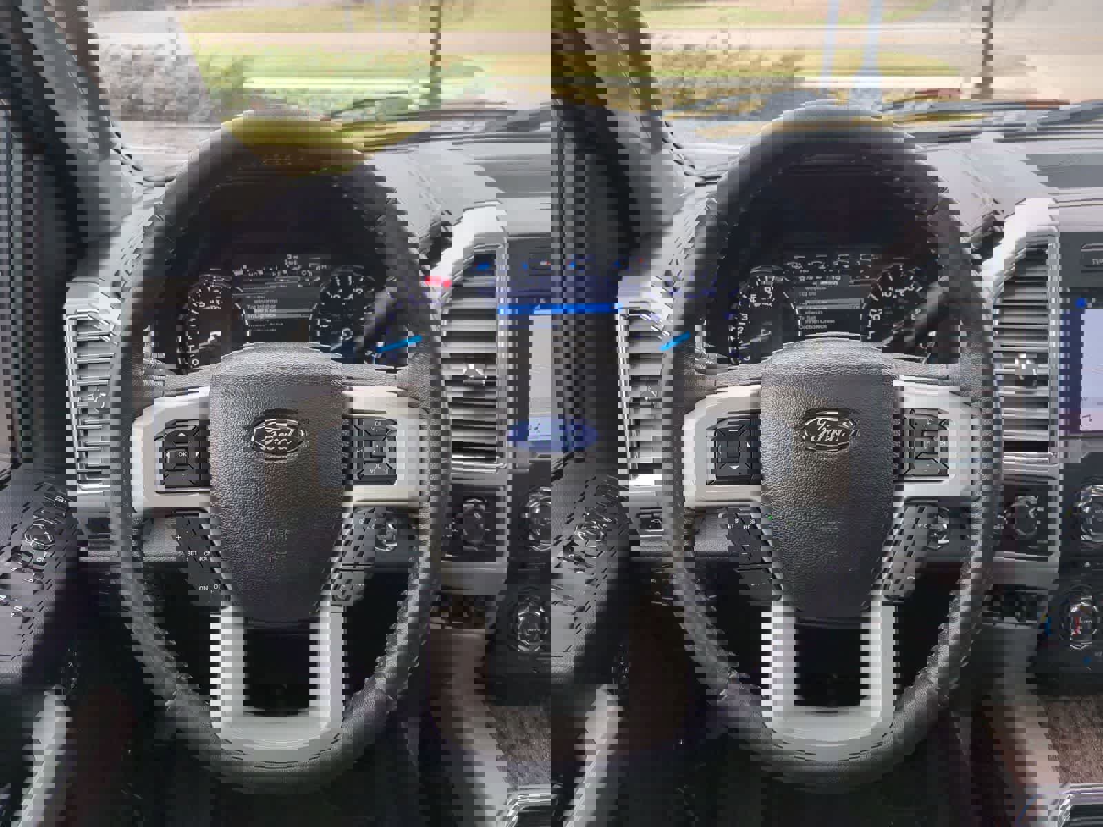 Used 2017 Ford F250 Lariat w/ Lariat Ultimate Package image 24