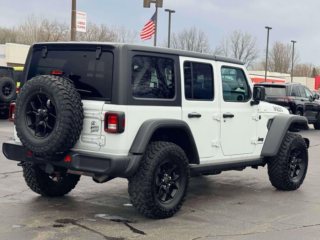 Used 2025 Jeep Wrangler Willys AWD/4WD image 8