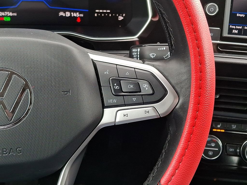 Used 2023 Volkswagen Jetta SE w/ Black Wheel Package image 21