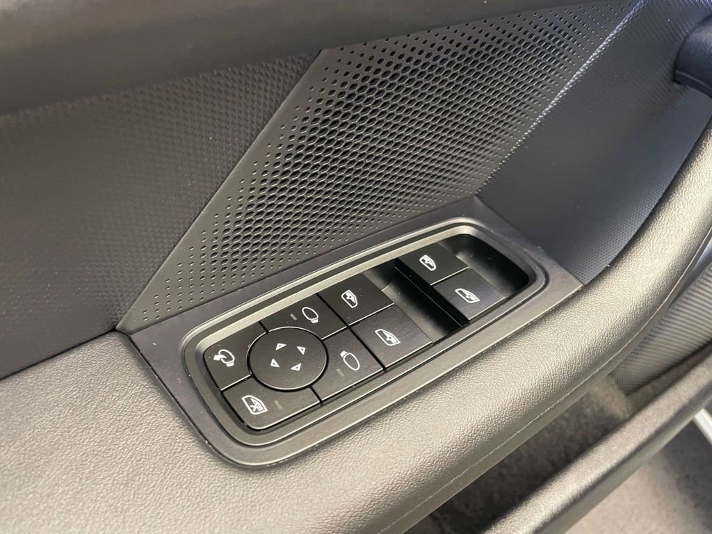 Used 2024 Porsche Taycan 4 Cross Turismo image 22