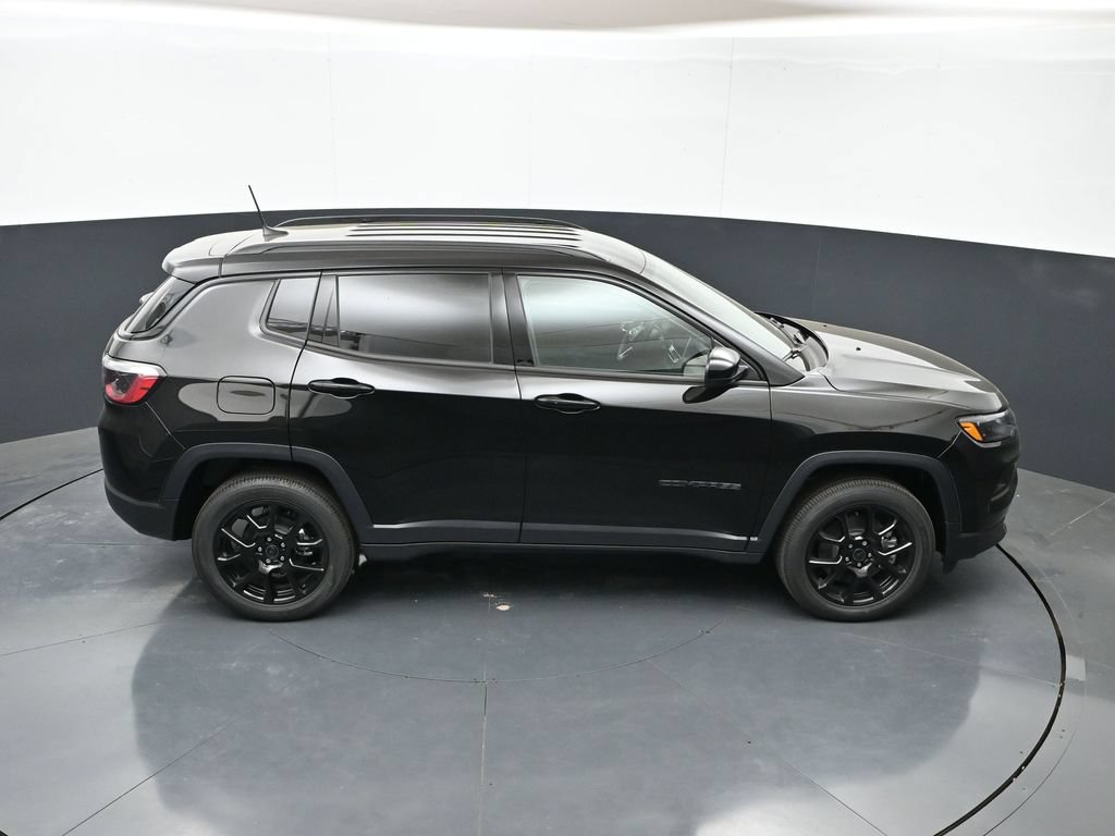 New 2026 Jeep Compass Latitude AWD/4WD image 35