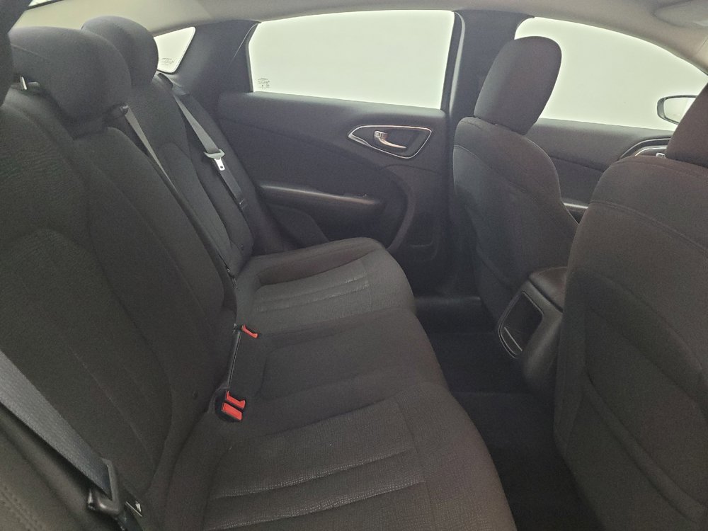 Used 2015 Chrysler 200 Limited FWD image 19