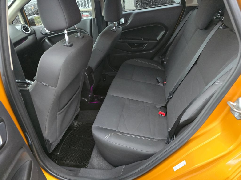 Used 2016 Ford Fiesta SE w/ SE Black Package FWD image 12