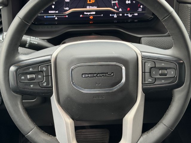 Used 2023 GMC Yukon Denali RWD image 14