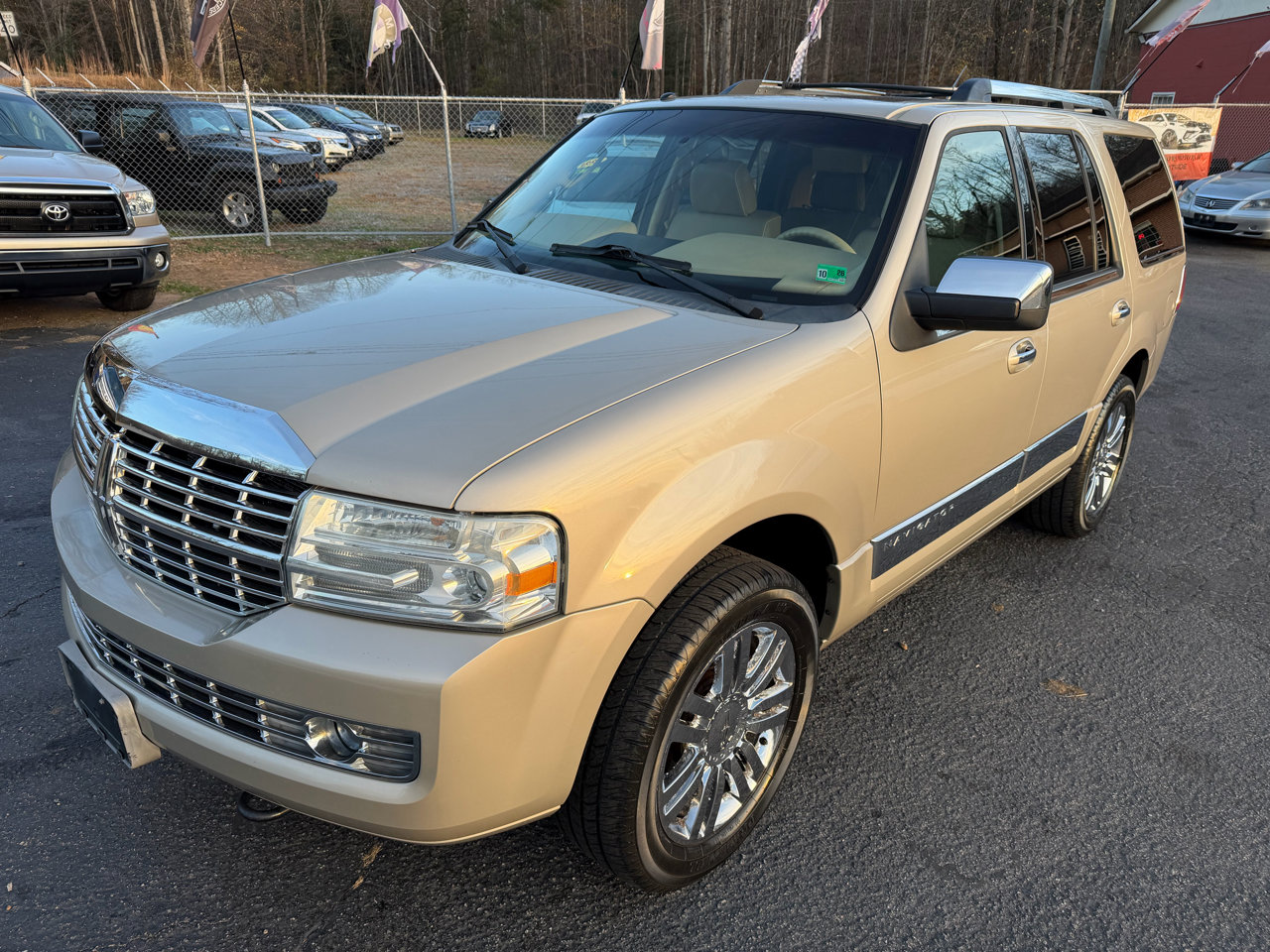 Used 2008 Lincoln Navigator 4WD image 3