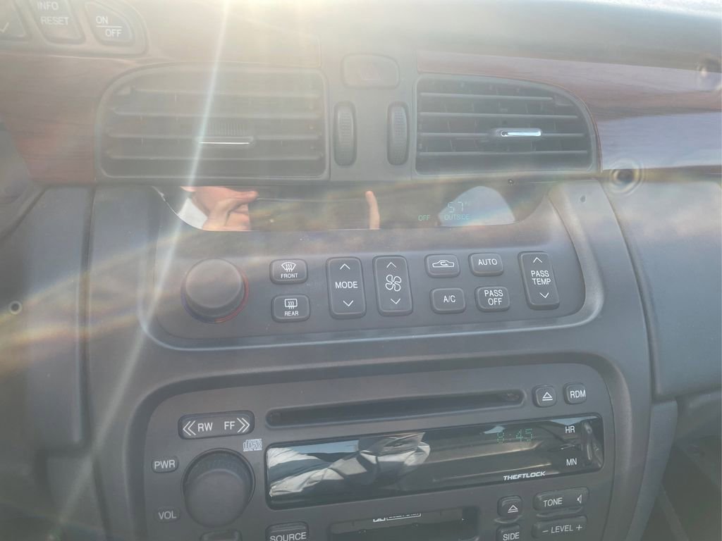 Used 2001 Cadillac De Ville w/ Comfort/Convenience Pkg FWD image 11