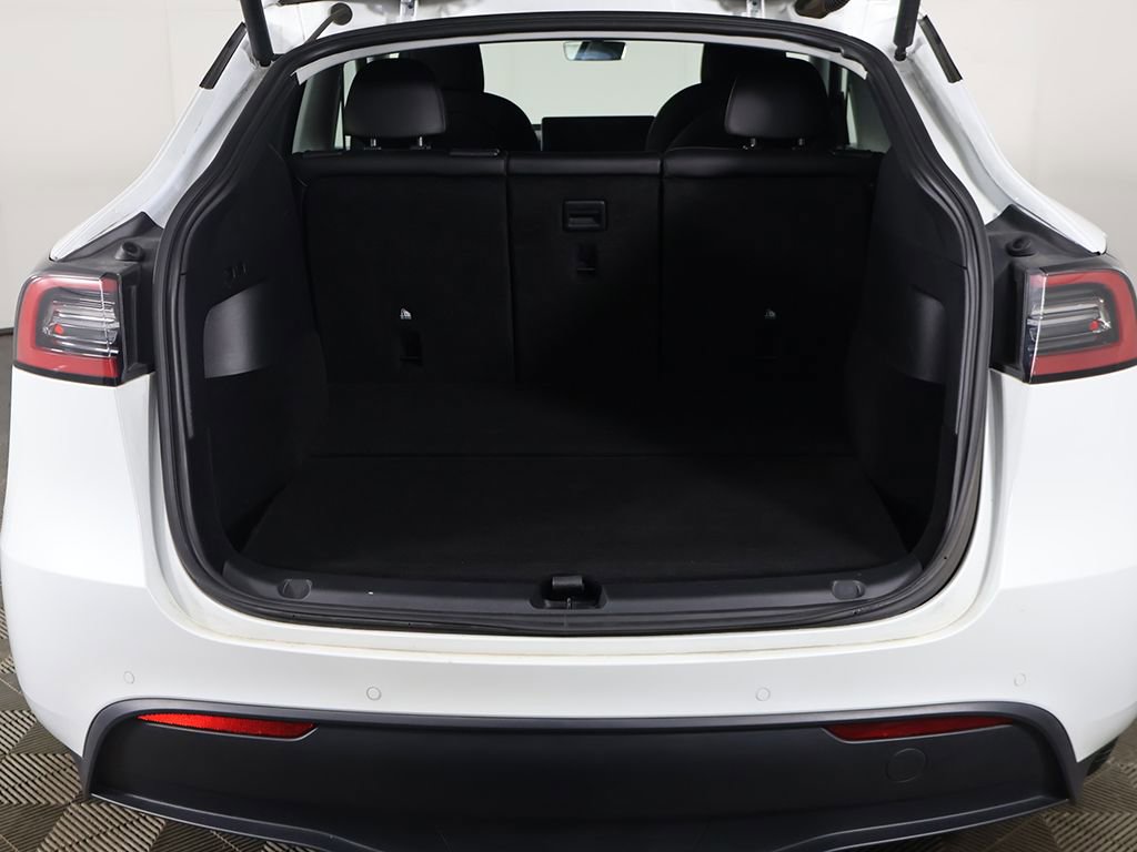Used 2021 Tesla Model Y Long Range image 21