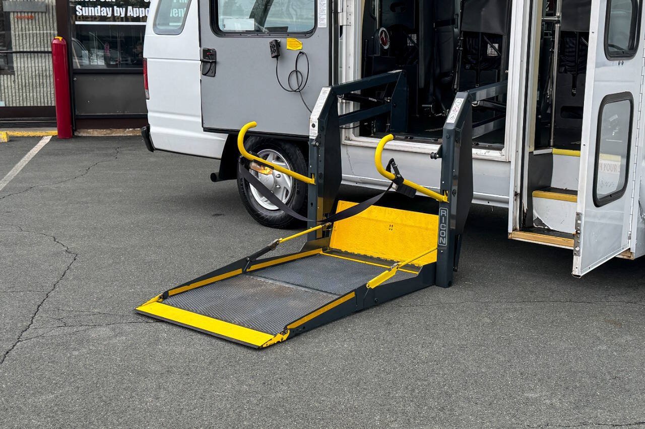 Used 2011 Ford E-350 and Econoline 350 Extended Super Duty w/ PWR Group RWD image 2