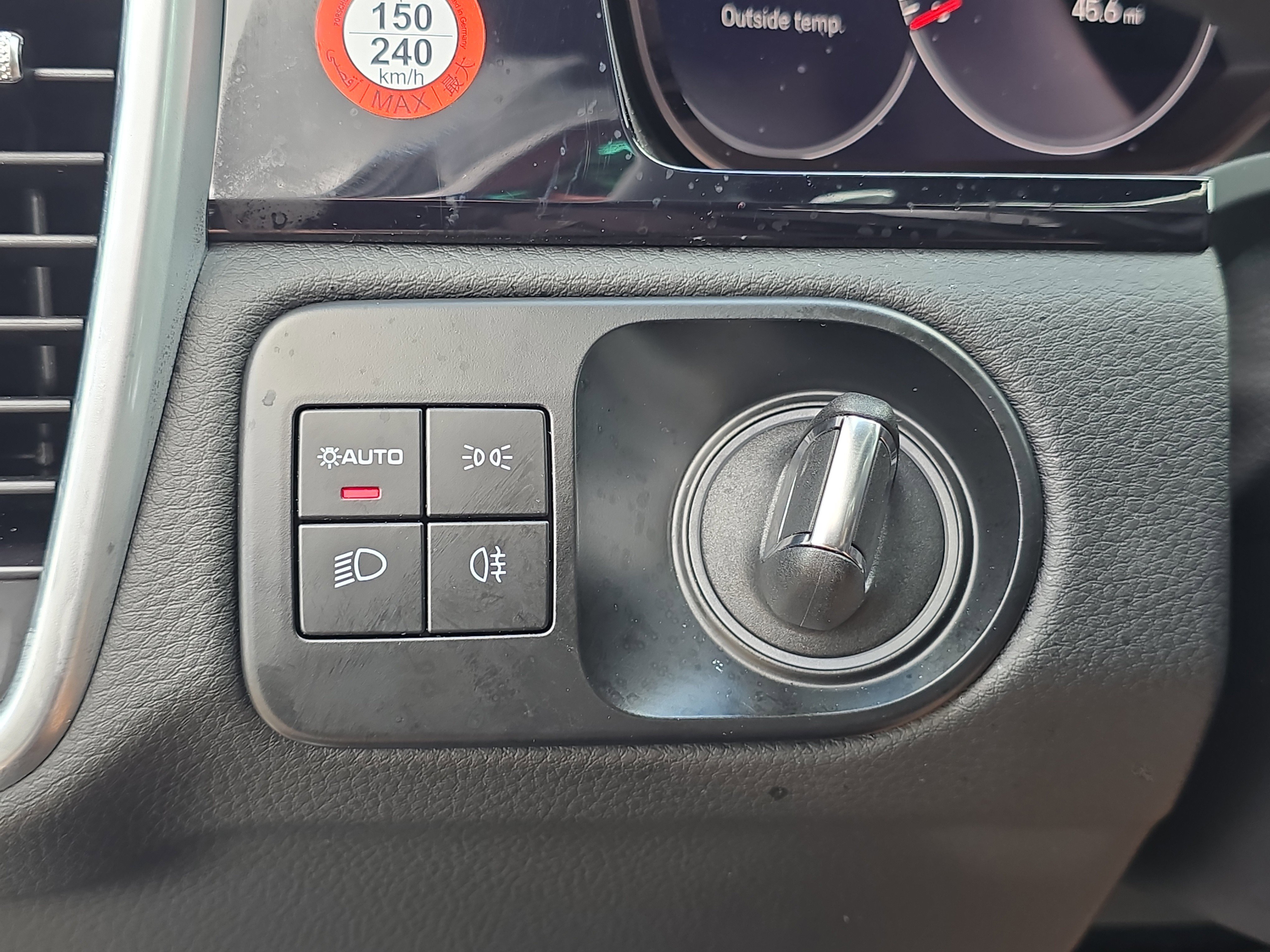 Used 2023 Porsche Cayenne S Platinum image 27