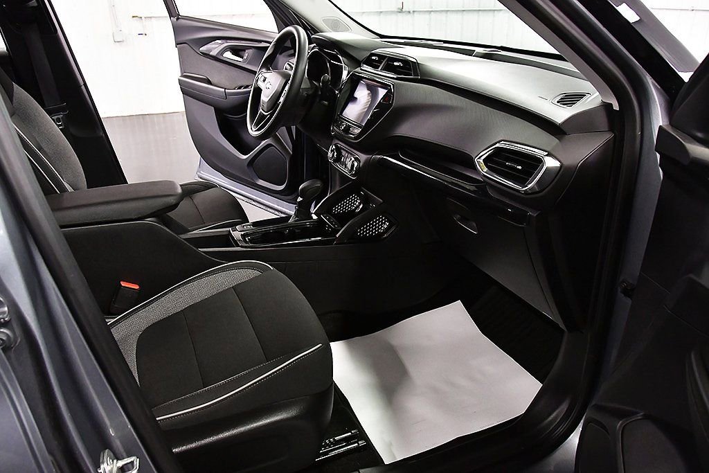 Used 2021 Chevrolet TrailBlazer LT w/ Convenience Package image 28
