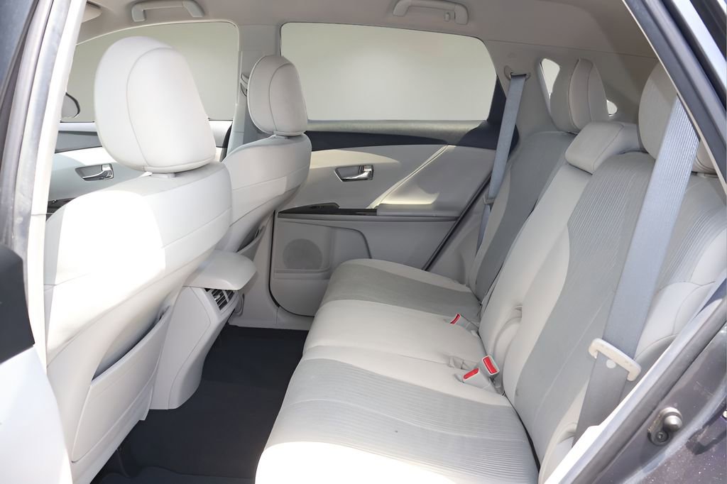 Used 2015 Toyota Venza LE AWD/4WD image 13