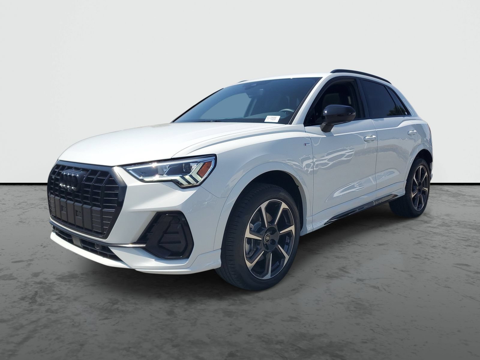 Used 2025 Audi Q3 2.0T Premium Plus w/ Premium Plus Package AWD/4WD image 2